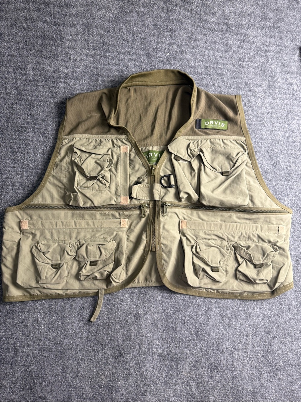 vintage Orvis XL fly fishing outdoors vest khaki green color multiple pockets